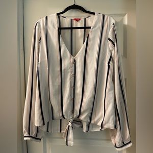 Guess woman’s dress shirt XL